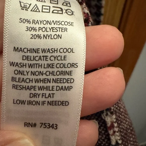 NWT Sincerely Jules Black and Red Houndstooth Sweater/Jacket - Picture 3 of 4